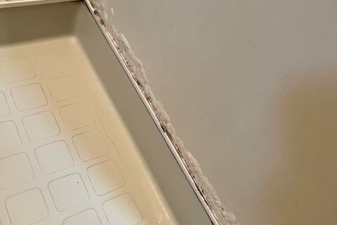 LINE_ALBUM_(before)近江ハイツ201号 ドアノブ交換、塗装、扉修繕、浴室壁_220318_1